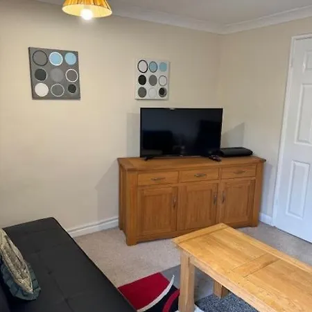 Quiet, Sleeps 12, 2 Bathrooms, Lots Of Parking, Kia 2 Nottingham Exterior photo