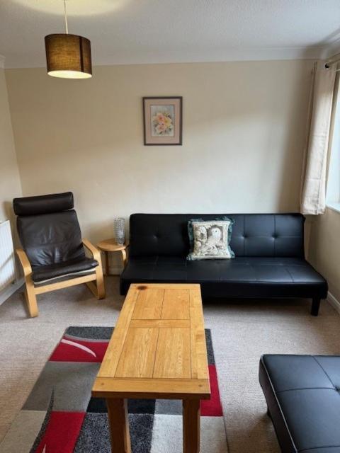Quiet, Sleeps 12, 2 Bathrooms, Lots Of Parking, Kia 2 Apartment