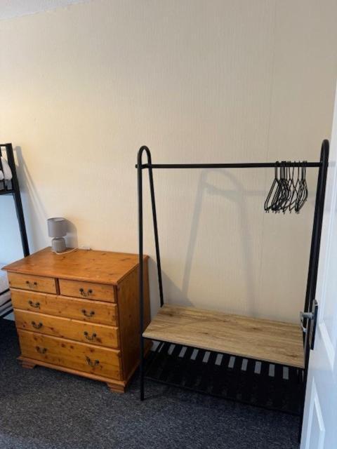 Apartment Quiet, Sleeps 12, 2 Bathrooms, Lots Of Parking, Kia 2 *