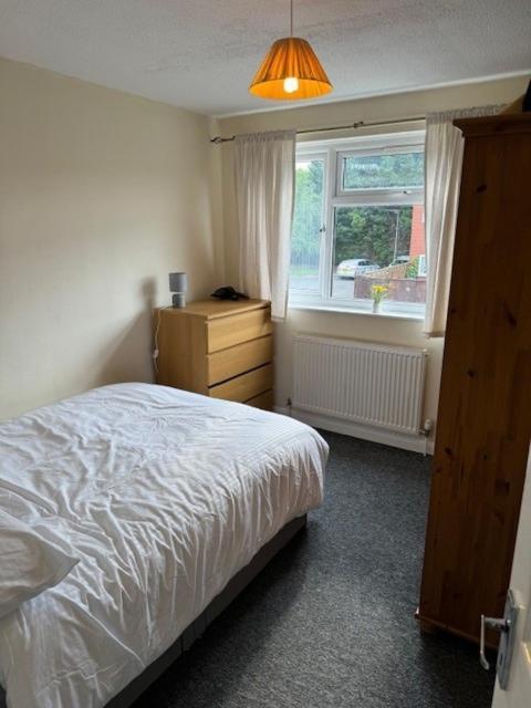 Quiet, Sleeps 12, 2 Bathrooms, Lots Of Parking, Kia 2 Apartment