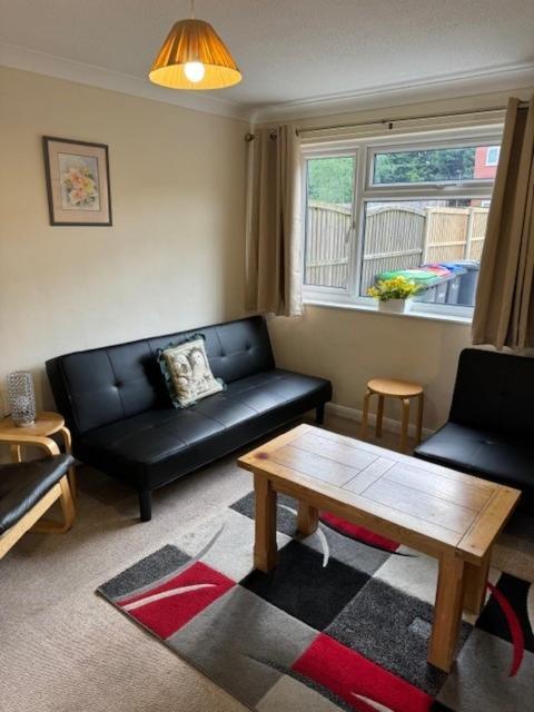 Apartment Quiet, Sleeps 12, 2 Bathrooms, Lots Of Parking, Kia 2 *