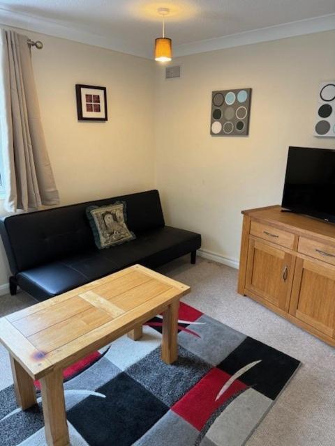 Quiet, Sleeps 12, 2 Bathrooms, Lots Of Parking, Kia 2 *